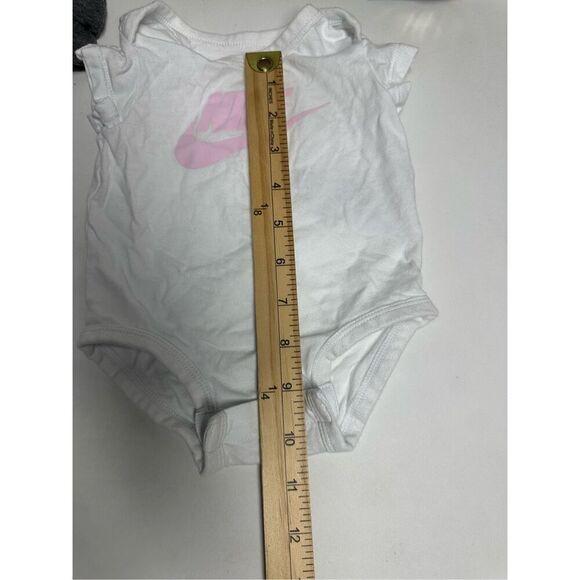 Nike Three-Piece Baby Set Bodysuit Pants Hooded Jacket Size 3M Cotton Blend - Picture 9 of 13